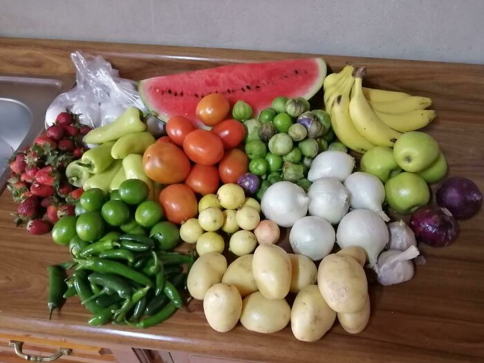 $320 Pesos ( $16 Dollars) Of Vegetables And Fruits Here In México