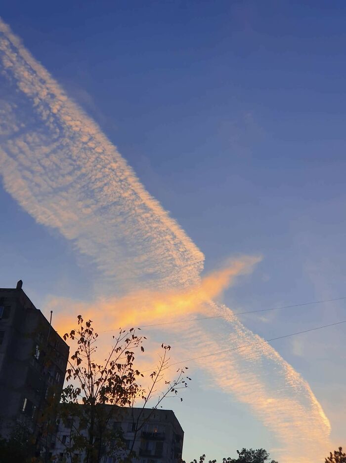 Nubes de fénix sobre Tiflis, Georgia