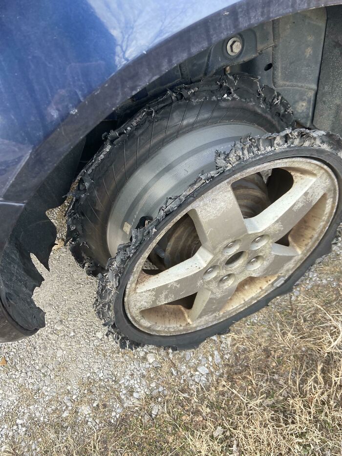 Mi marido llamó poco después de su media hora de viaje a casa para decir que el neumático "se sentía un poco raro"