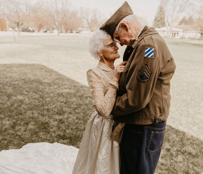 20 Heartwarming Photographs Of Couple Celebrating 70 Years Of Marriage Make Us Believe In Love Again 20 Heartwarming Photographs Of Couple Celebrating 70 Years Of Marriage Make Us Believe In Love Again