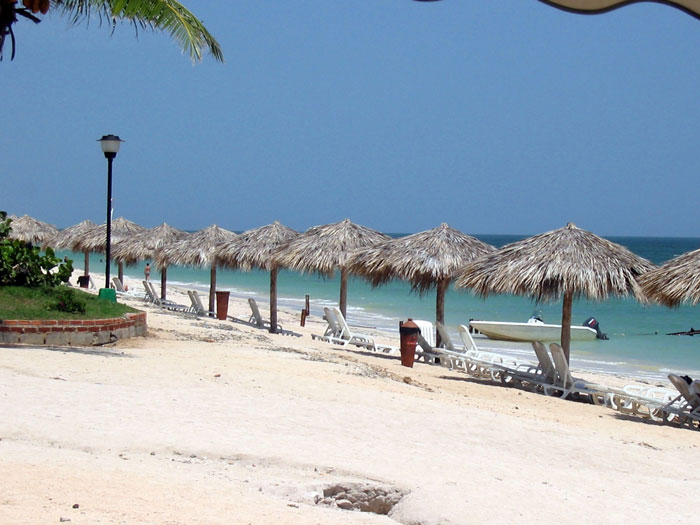 Boss Ignores Employee's Time Off Request After Approving It Twice, Changes His Mind After The Employee Says They're Quitting Boss Ignores Employee's Time Off Request After Approving It Twice, Changes His Mind After The Employee Says They're Quitting