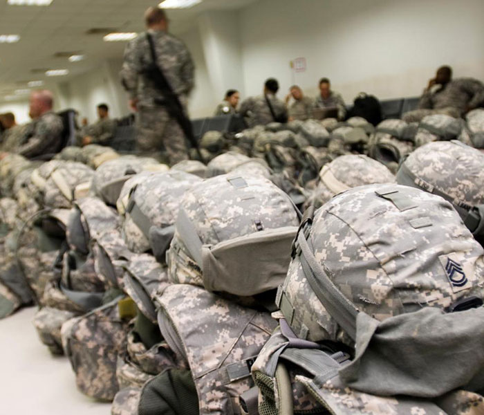 Woman Is Frozen In Place After Seeing Her Mom Enter The Classroom She’s Teaching After 11 Months Of Deployment Woman Is Frozen In Place After Seeing Her Mom Enter The Classroom She’s Teaching After 11 Months Of Deployment