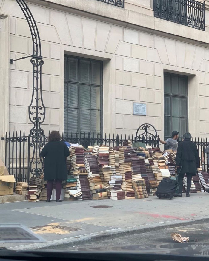 Holy Books!! Tons Of Books! On Vessey St And Church Right Across From St. Paul’s Chapel In Manhattan!