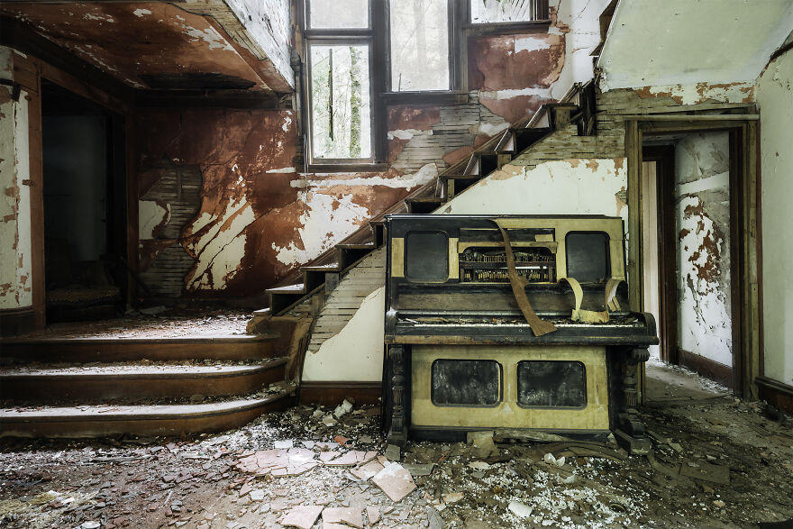 Requiem Pour Pianos 128