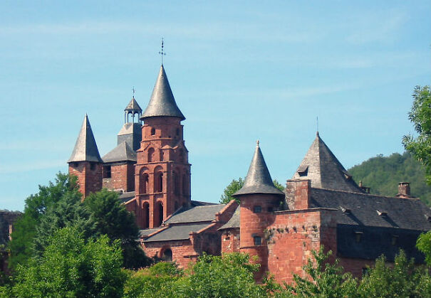 collonges-al-rouge-625af6e8810cf.jpg