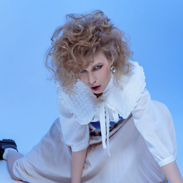 “Alice Nowadays”: We Did A Themed Alice In Wonderland Photoshoot (26 Pics)