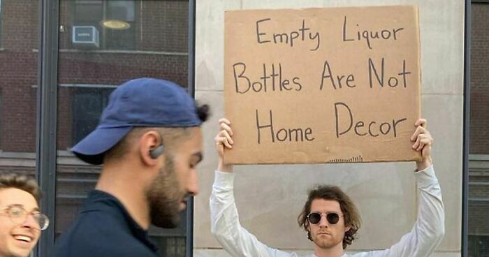 40 Times “Dude With Sign” Did Everyone A Public Service And Protested Everyday Annoying Things (New Pics)