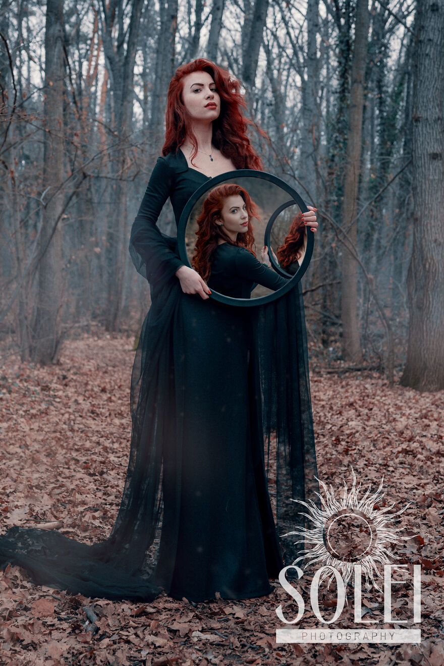 I Took A Pharmacist With Scarlet Hair For A Photoshoot In A Dead Forest (5 Pics)