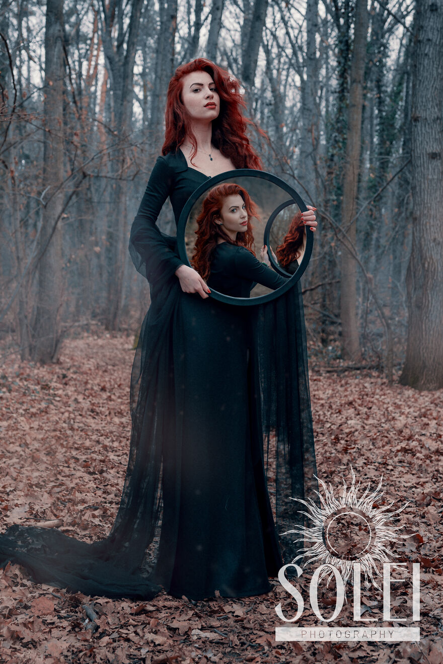 I Took A Pharmacist With Scarlet Hair For A Photoshoot In A Dead Forest (5 Pics) I Took A Pharmacist With Scarlet Hair For A Photoshoot In A Dead Forest (5 Pics)