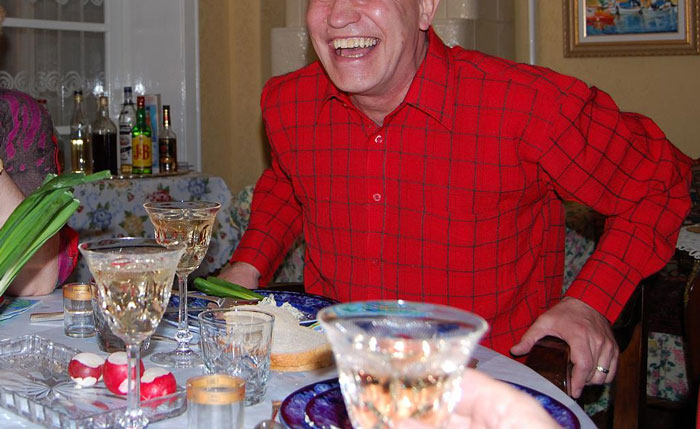 Woman Pretends Not To Get Father-In-Law’s Joke About Her Escort Past, Embarrasses Him By Repeatedly Asking Him To Explain It Woman Pretends Not To Get Father-In-Law’s Joke About Her Escort Past, Embarrasses Him By Repeatedly Asking Him To Explain It