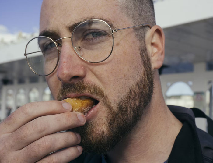 35 Men Share Things They Didn't Know They Were Doing Wrong Until They Started Living With A Woman