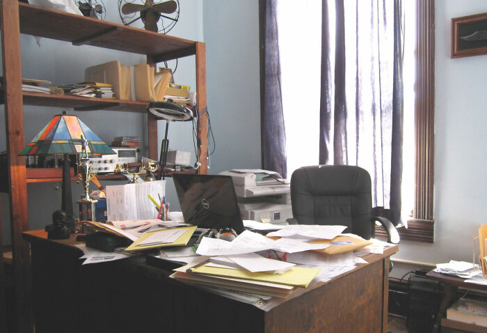 Admin Assistant Finds Out Target Employees Earn More Than Her $23/Hour Salary And Makes The Decision To Leave Her Law Firm Admin Assistant Finds Out Target Employees Earn More Than Her $23/Hour Salary And Makes The Decision To Leave Her Law Firm