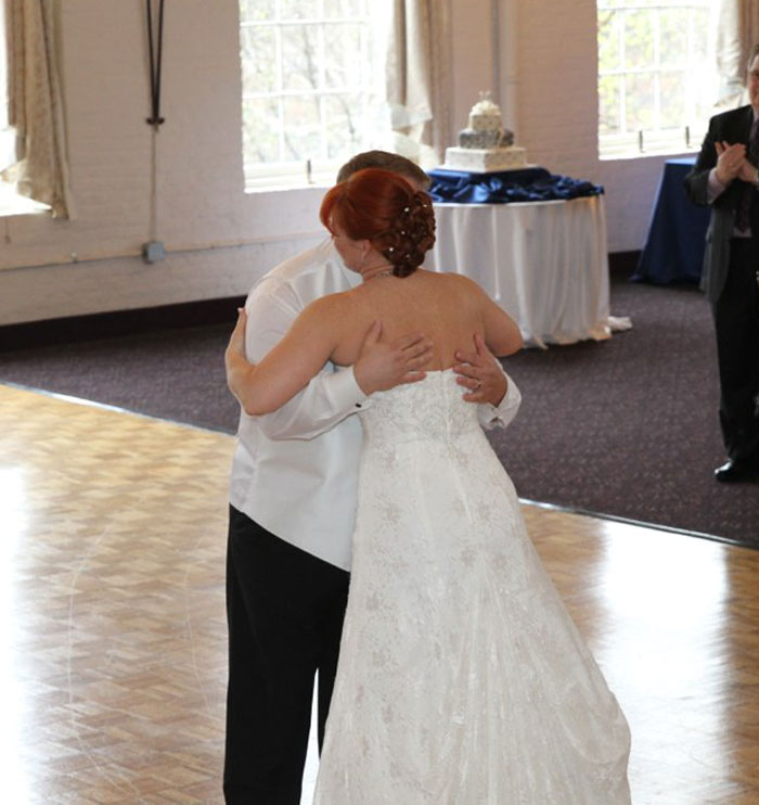 "Several People Have Denied The Invitation": Bride Wonders If Her 'No Plus Ones' Wedding Rule Is Too Ridiculous "Several People Have Denied The Invitation": Bride Wonders If Her 'No Plus Ones' Wedding Rule Is Too Ridiculous