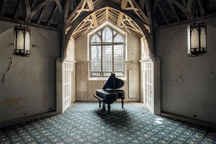 I Traveled Through The United States In Search Of The Most Beautiful Abandoned Pianos (11 Pics)