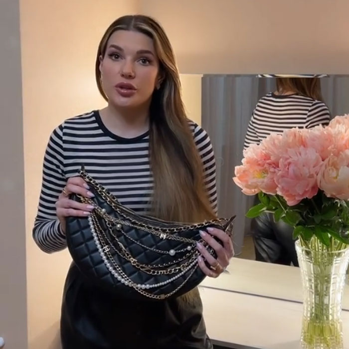 Russian Influencers Are Destroying Chanel Bags In Protest Of Sales Ban, The Internet Puts Them In Place By Reminding About The War That's Still Going On Russian Influencers Are Destroying Chanel Bags In Protest Of Sales Ban, The Internet Puts Them In Place By Reminding About The War That's Still Going On