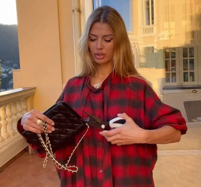 Russian Influencers Are Destroying Chanel Bags In Protest Of Sales Ban, The Internet Puts Them In Place By Reminding About The War That's Still Going On