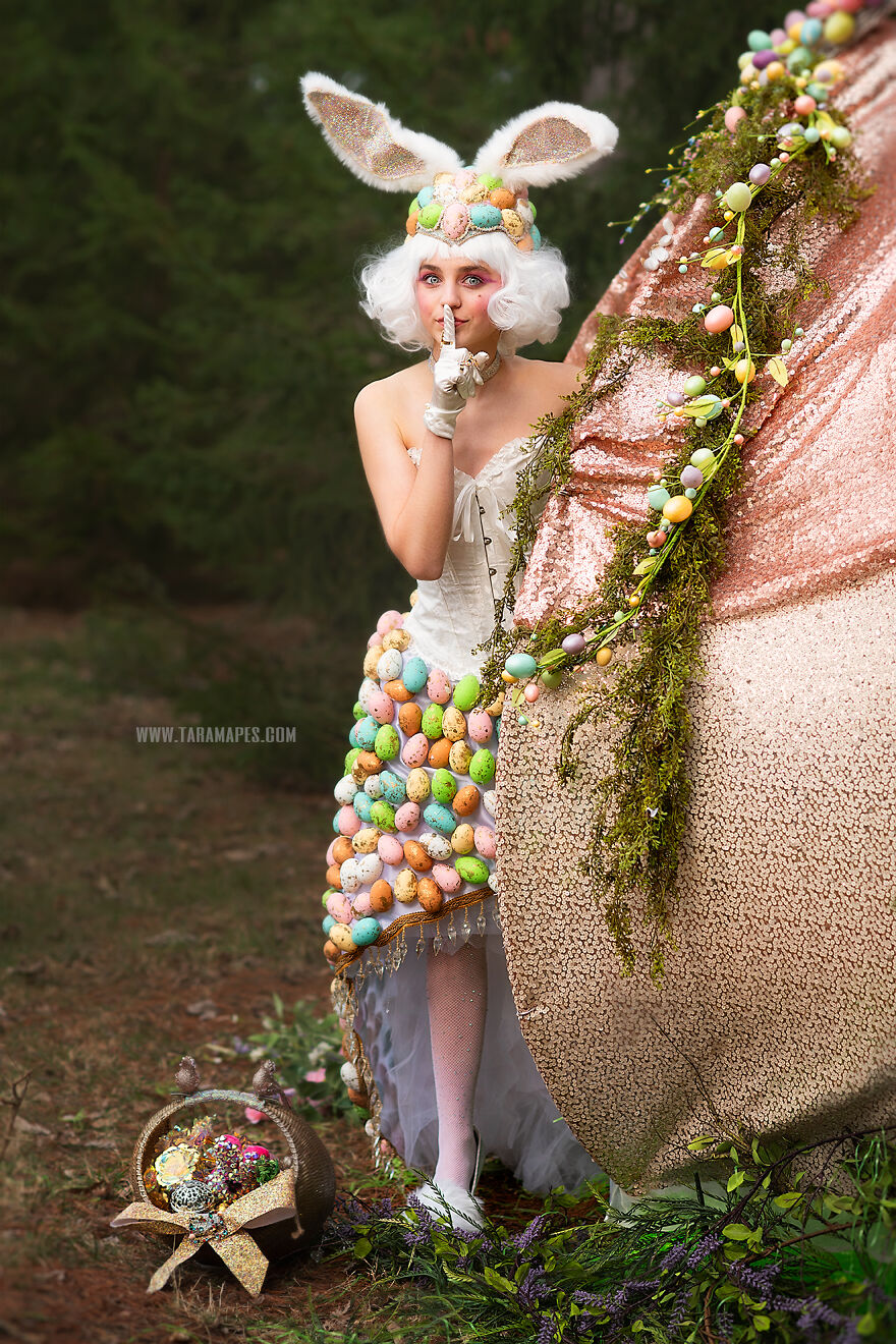 "Meet The Haute Hare": I Created A Themed Photoshoot For A Couture Easter Bunny (15 Pics)