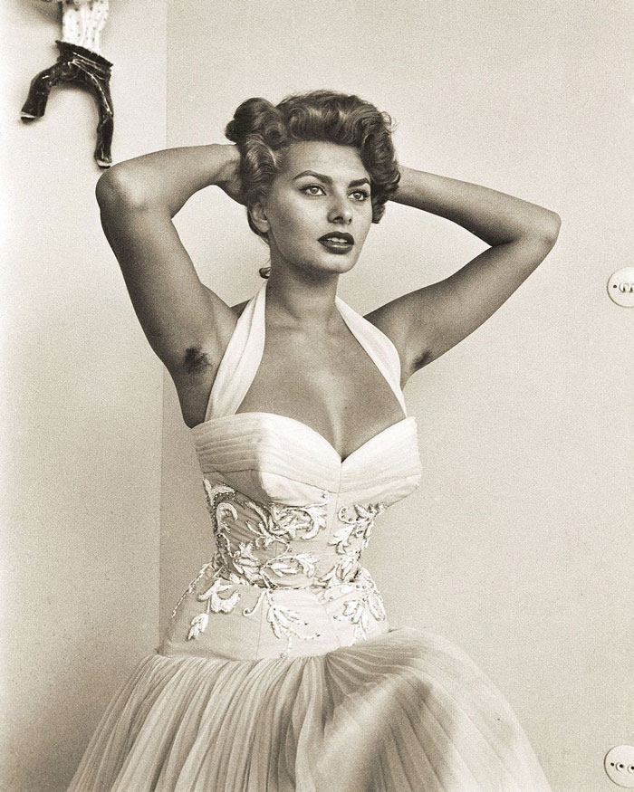 Sophia Loren fotografiada por Ormond Gigli, alrededor de 1955