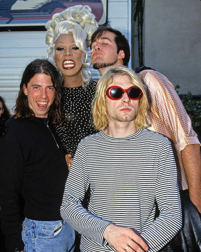 RuPaul y Nirvana detrás del escenario de los MTV Music Awards, 1993