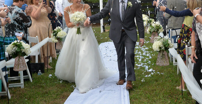 “Things I Regret Spending Money On For My Wedding”: Woman Points Out These 8 Things People Should Save Their Money On