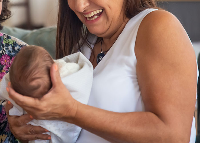 Dad Is Livid Over His Mother-In-Law Sneakily Breastfeeding His Daughter And Firing The Nanny Without Consulting Him, Calls The Cops On Her Dad Is Livid Over His Mother-In-Law Sneakily Breastfeeding His Daughter And Firing The Nanny Without Consulting Him, Calls The Cops On Her