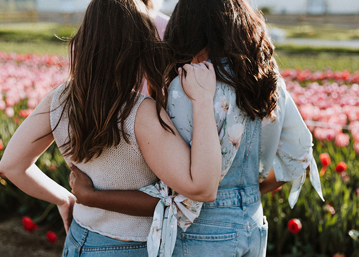 Bride Doesn't Invite Sister To The Wedding Because Of Her Sexuality, Freaks Out When Her Mother Refuses To Come Too Bride Doesn't Invite Sister To The Wedding Because Of Her Sexuality, Freaks Out When Her Mother Refuses To Come Too