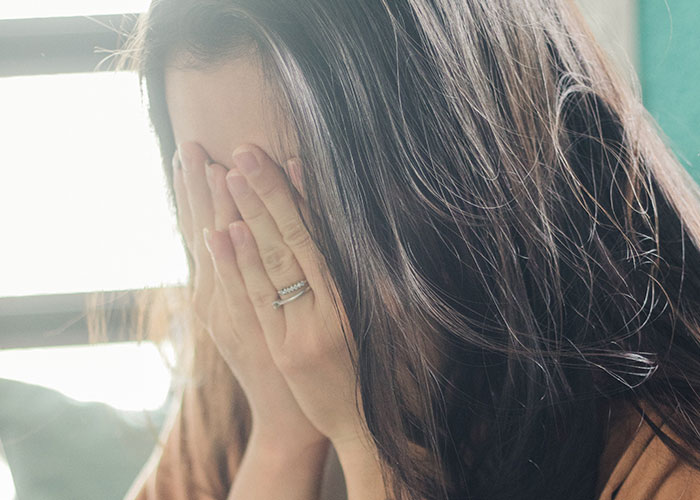 Bride Doesn't Invite Sister To The Wedding Because Of Her Sexuality, Freaks Out When Her Mother Refuses To Come Too Bride Doesn't Invite Sister To The Wedding Because Of Her Sexuality, Freaks Out When Her Mother Refuses To Come Too