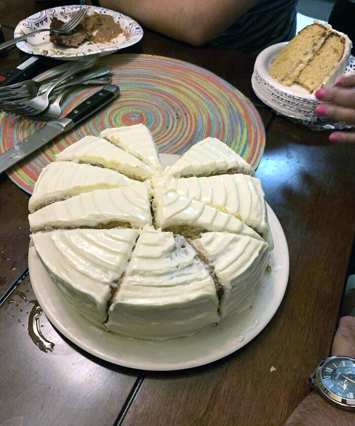 La forma en la que mi suegra cortó el pastel de cumpleaños