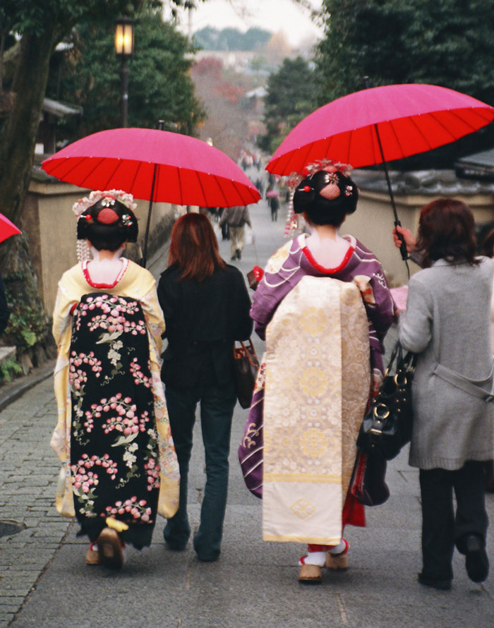 “AITA For Not Telling My Girlfriend And Her Family That I Can Speak Japanese?” “AITA For Not Telling My Girlfriend And Her Family That I Can Speak Japanese?”