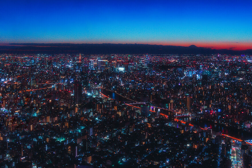 Eu vaguei pelos becos de Tóquio sob as luzes de néon (23 fotos)