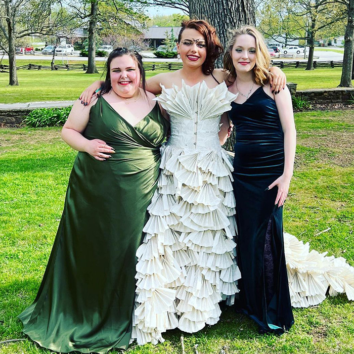 Teen Makes Her Prom Dress Herself And Uses Pages From Old Harry Potter Books As Its Fabric