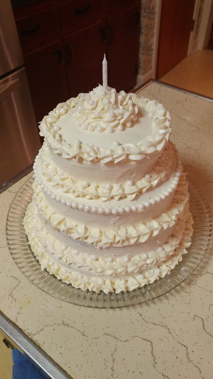 Mom Joked She Wanted A Wedding Cake For Her B-Day. So I Made One!