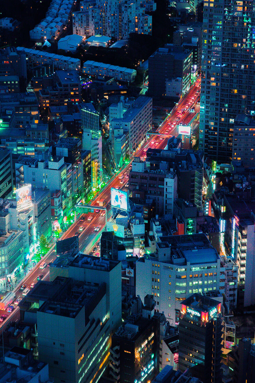 I Wandered Through The Alleys Of Tokyo Under The Neon Lights (23 Pics)