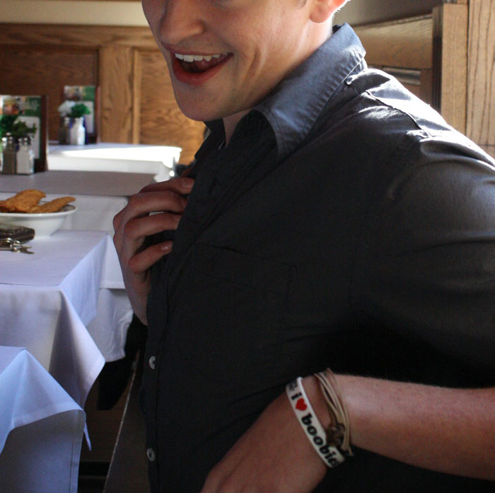 17 Y.O. Found Out Mom And Stepdad Purchased A House Using His Inheritance Money From Dad, Later Exposed The Man In Front Of His Visiting Family 17 Y.O. Found Out Mom And Stepdad Purchased A House Using His Inheritance Money From Dad, Later Exposed The Man In Front Of His Visiting Family