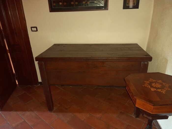 Bread Dough Proving Chest. 1700s Ca. No Bread Now In It. Only Wine