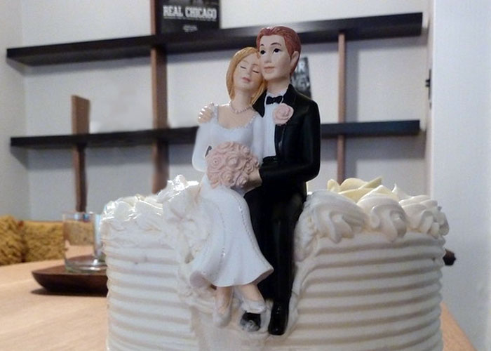 Man’s Secret Plan Of Reminding Coworker’s Husband Of Their Wedding Anniversary Warms The Hearts Of 171k People In This Online Group Man’s Secret Plan Of Reminding Coworker’s Husband Of Their Wedding Anniversary Warms The Hearts Of 171k People In This Online Group