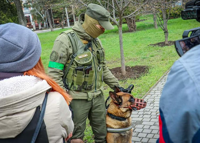 Dog Abandoned By Russian Troops Finds New Owners Within The Ukrainian Army  | Bored Panda