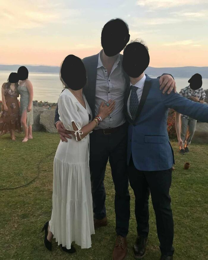 Spotted On Fb. Casual Beach Wedding, So I Totally Thought This Woman Was The Bride At First