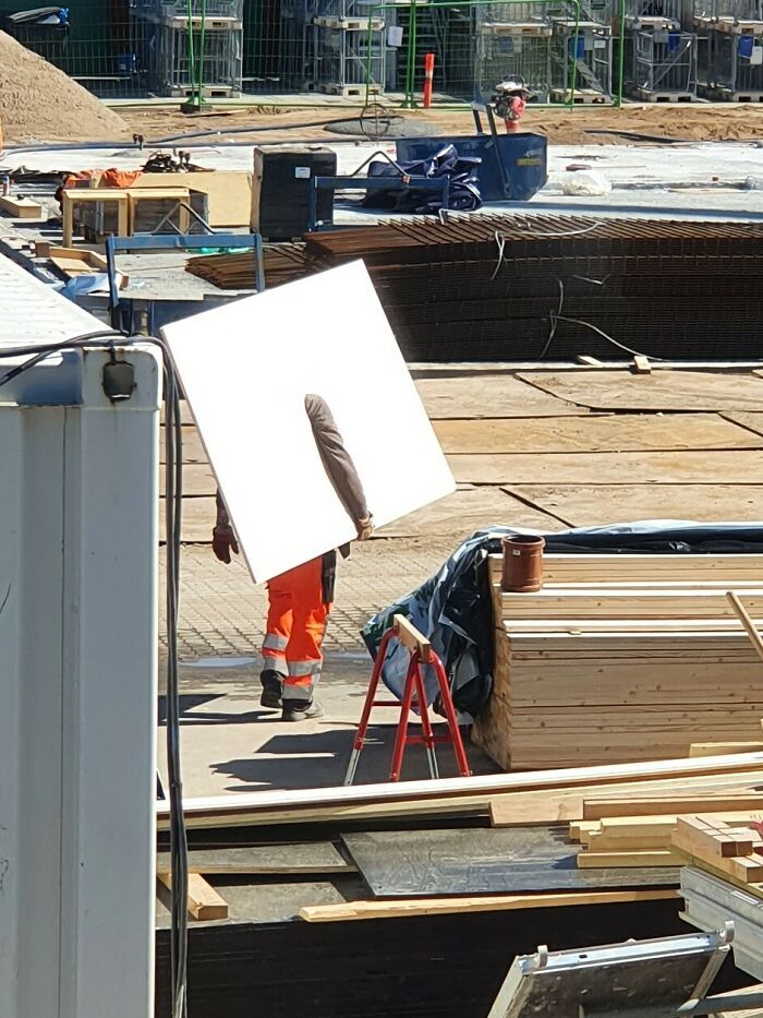 Spotted A Construction Worker Glitching Today
