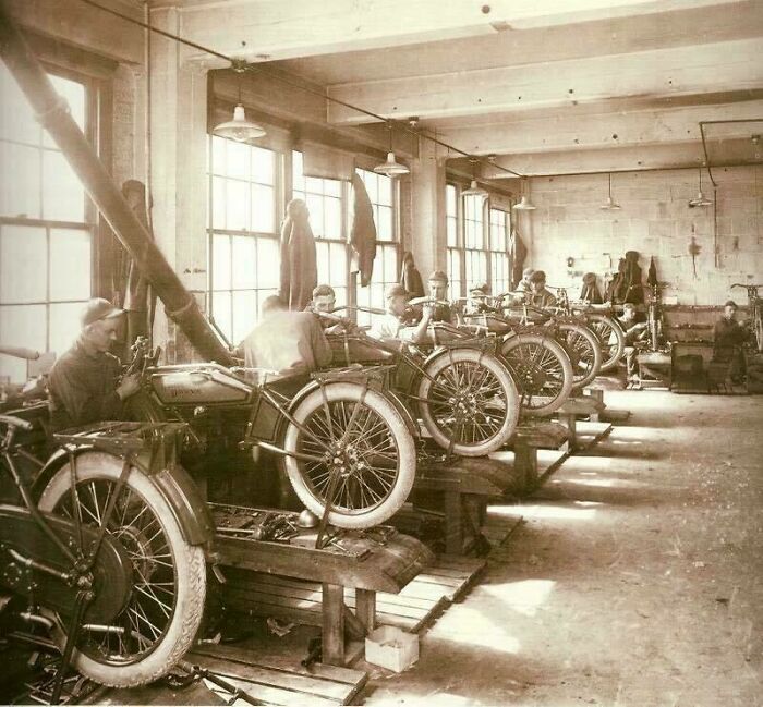 A Rare Look Inside The Original Harley-Davidson Motorcycle Factory, 1924