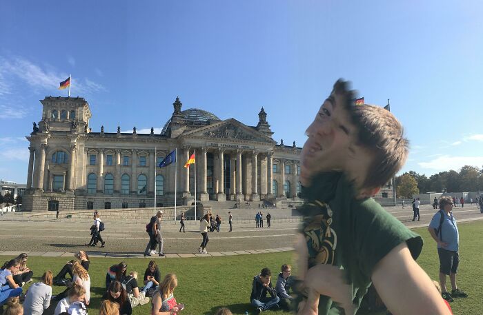 I Was About To Get A Panorama Shot Of The Reichstag On My School Trip Until My Friend Photobombed Me