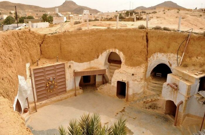 Hotel subterráneo en Túnez, conocido por ser el decorado de la casa de Luke Skywalker