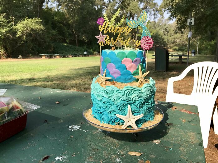 My Mother-In-Law Made This Lovely Mermaid-Themed Cake For My Daughter’s Birthday