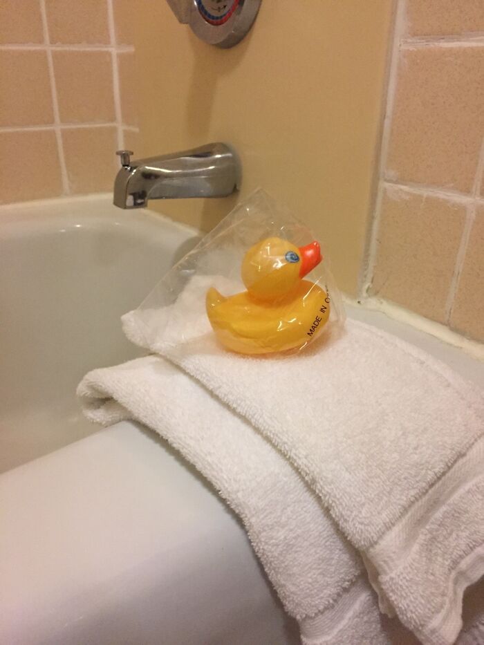 En este hotel te dan un patito de goma para jugar en la bañera