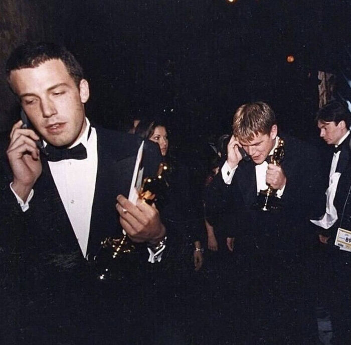 Ben Affleck y Matt Damon llamando a sus madres tras ganar el Oscar por "El Indomable Will Hunting", 1997
