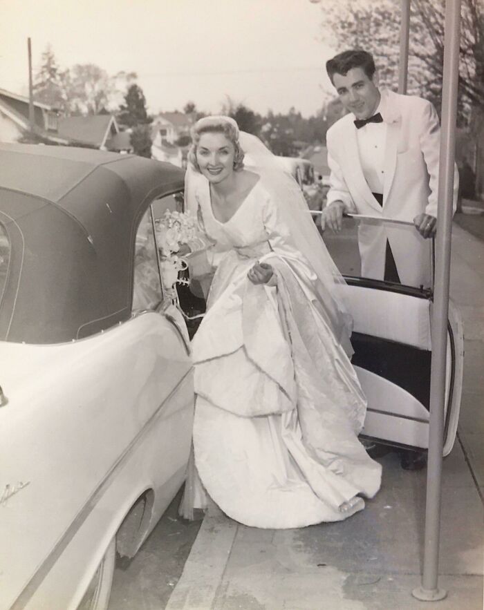 El cantante Jimmie Rodgers y su esposa Colleen el día de su boda en Camas, Washington, en 1957. Cuatro meses más tarde lo descubrirían y grabaría la primera de sus muchas canciones millonarias (Honeycomb). Estos son mis padres