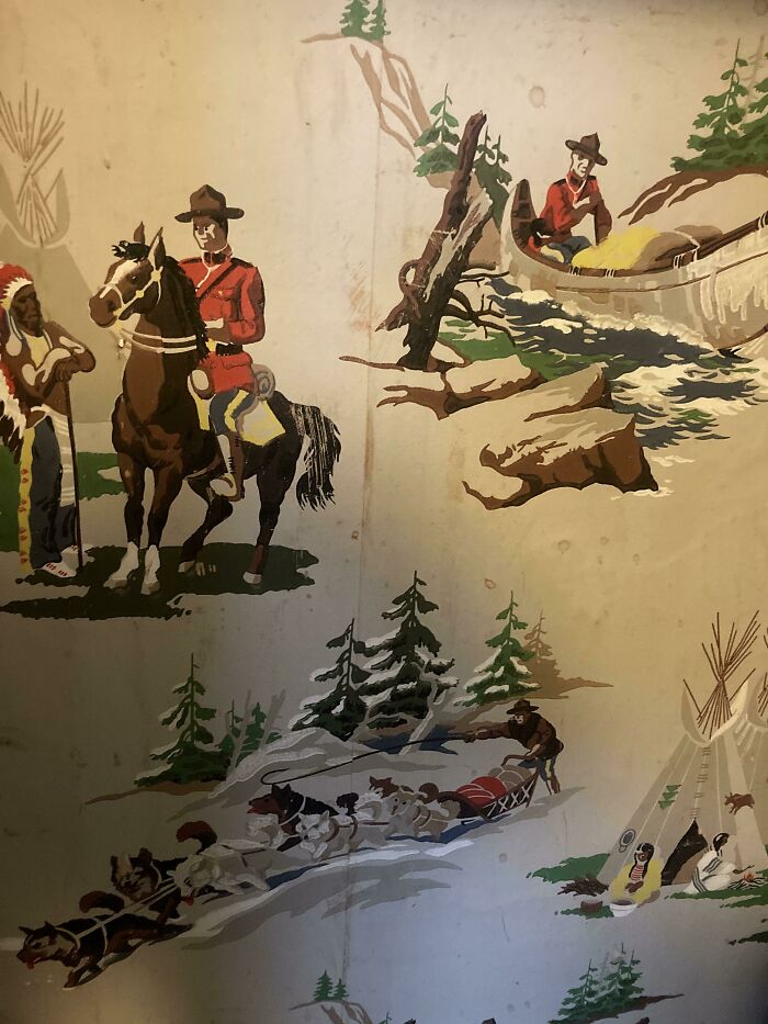 Wallpaper Found In My Closet - Ontario, Canada
