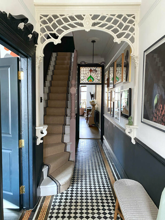 What's The Name For This Art Nouveau Hallway Feature At The Ceiling?