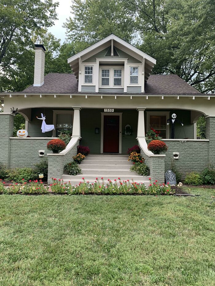 Recently Moved In This 1917 Craftsman. Definitely Our Dream Home
