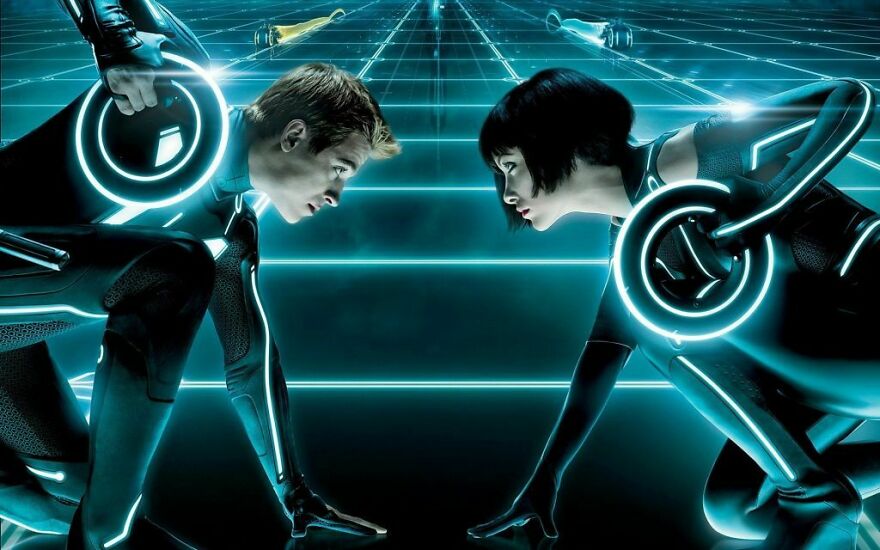 Woman and man in cyberspace preparing for disc battle